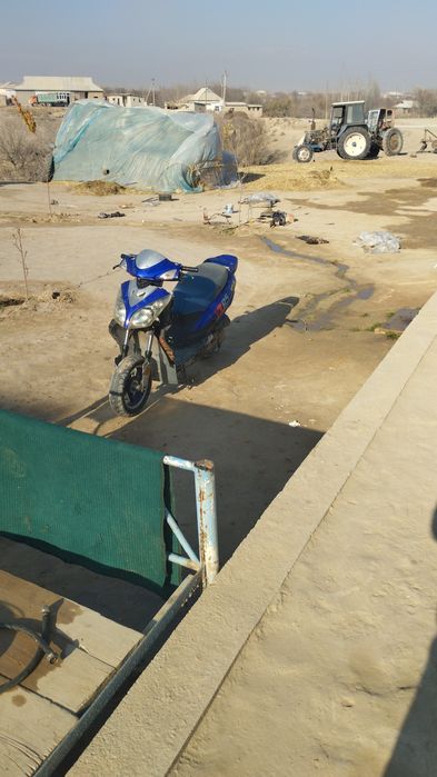 Skuter sotiladi yoqilgʻisi benzin