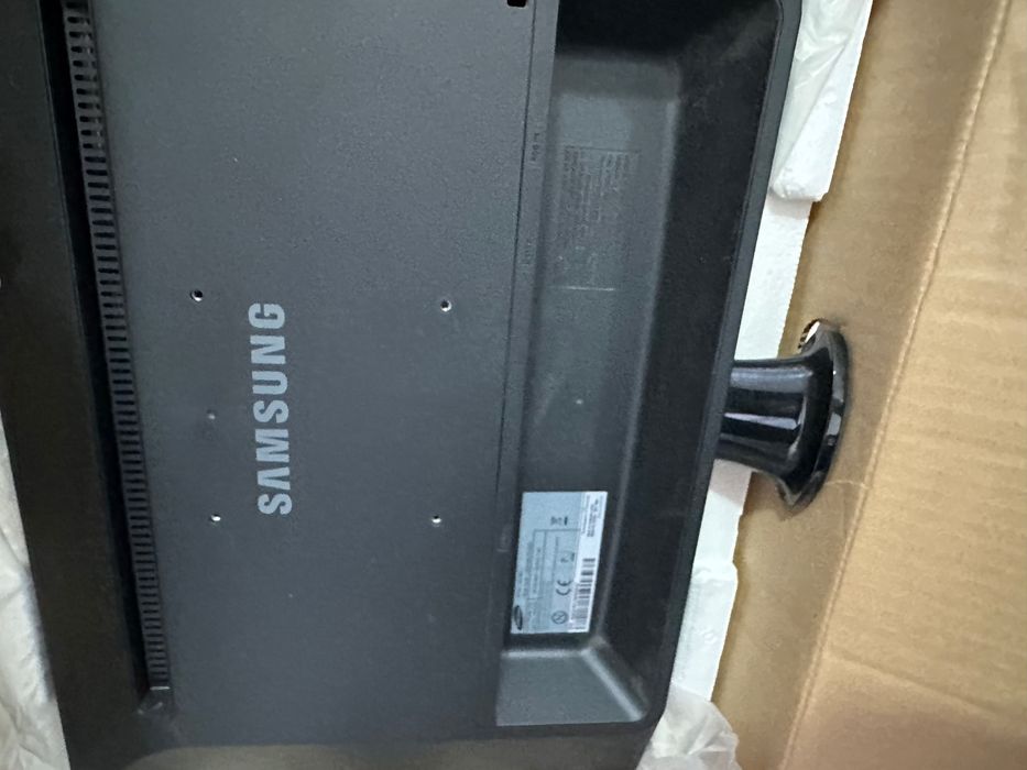 Монитор Samsung SyncMaster 2253BW 22”