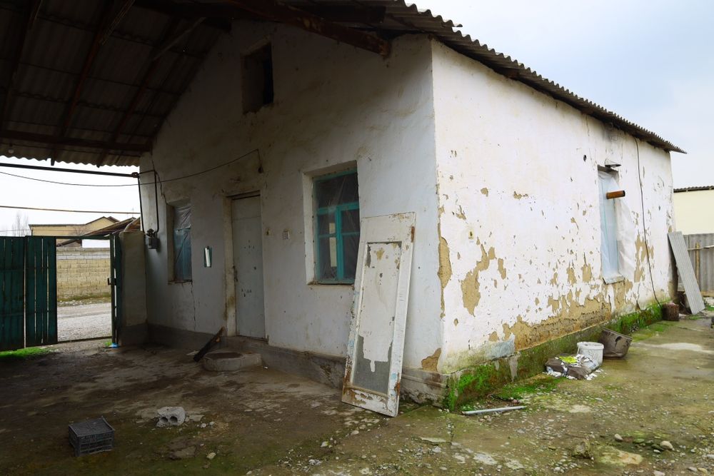 2.75 sotok 3 xonali uyi blan "uy eski" Food city yanınıza 26800 $