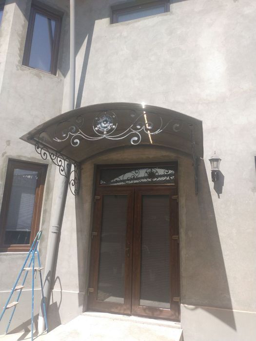 Качественная установка козырьков, навесов, бельевых роликов,