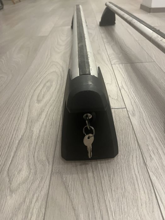 Vand bare transversale Ford cu prindere in plafon