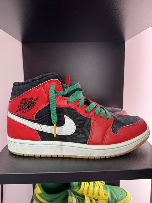 Nike Air Jordan 1 Mid SE ‘’Christmas ‘’ edition