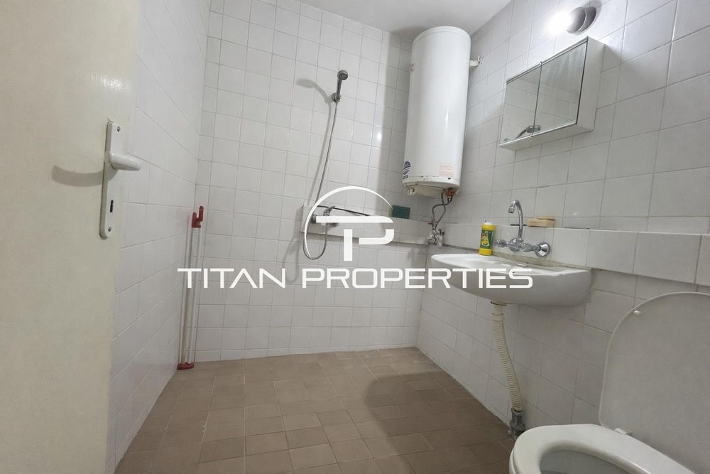 Продава се Тристаен апартамент в Пловдив, Център - 64 кв.м за 718 €/кв.м - Снимка #4