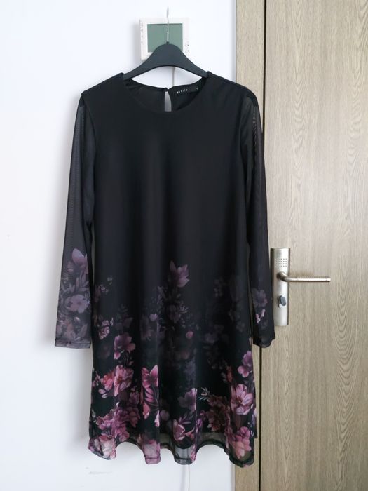 Rochie Mohito in A, pe negru cu model floral (M)