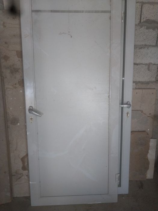 Двери металлопластиеовые