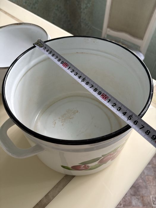 Кастрюли эмалированные б/у