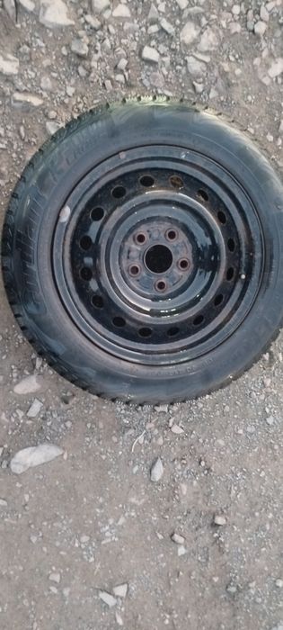 Колесо продам зимнии