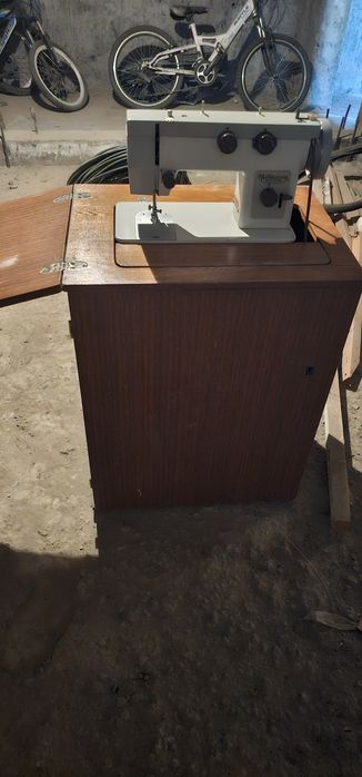 Швейная машина  Чайка