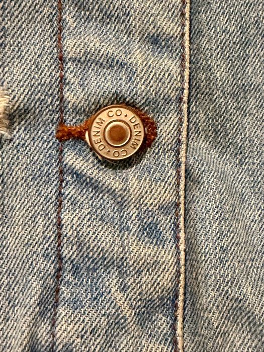 Geaca de blugi perfecta pentru tinute casual de la Denim Co