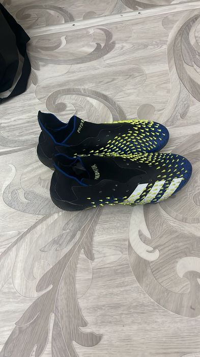 Оригинальные бутсы придатор