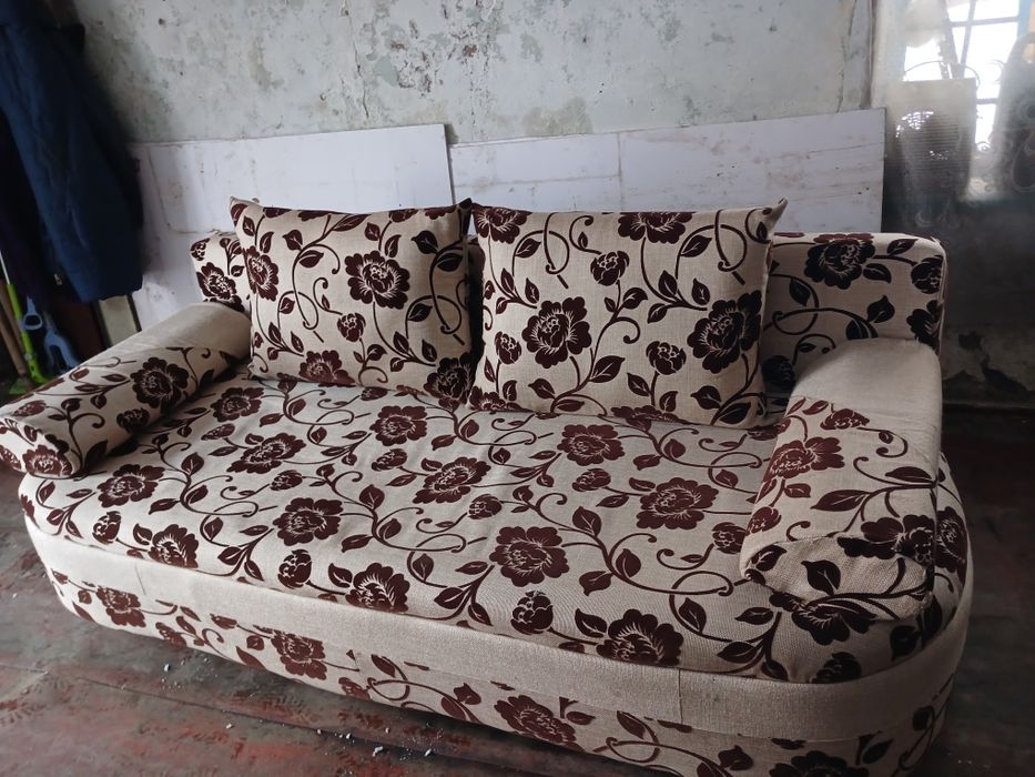 Продам диван (раздвижной)