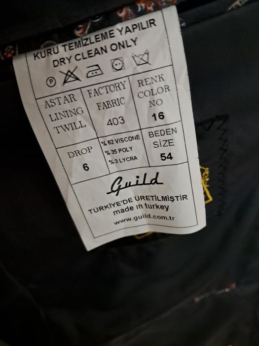 Продам современный модный костюм