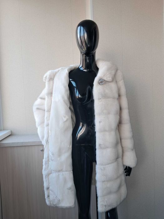 Haina blana vizon , Haină blană nurcă impecabila, 4 in 1 m. L