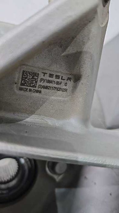 Fuzeta stanga spate cu rulment NOUA 1188411-00-F Tesla Model 3 (5YJ3)