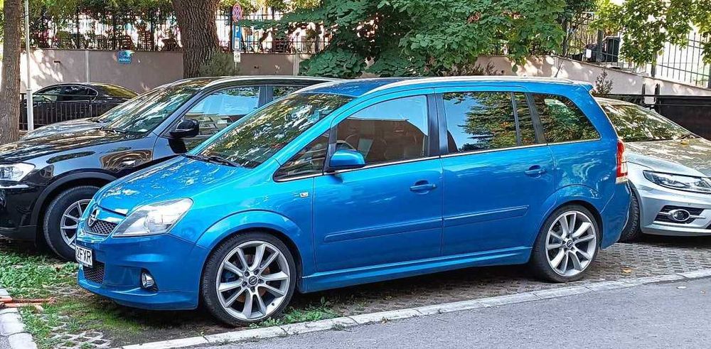 Opel Zafira B OPC editie limitata 240cp  (impecabila,fara tuning)