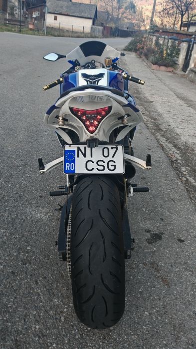 Yamaha r1 Big bang rn22