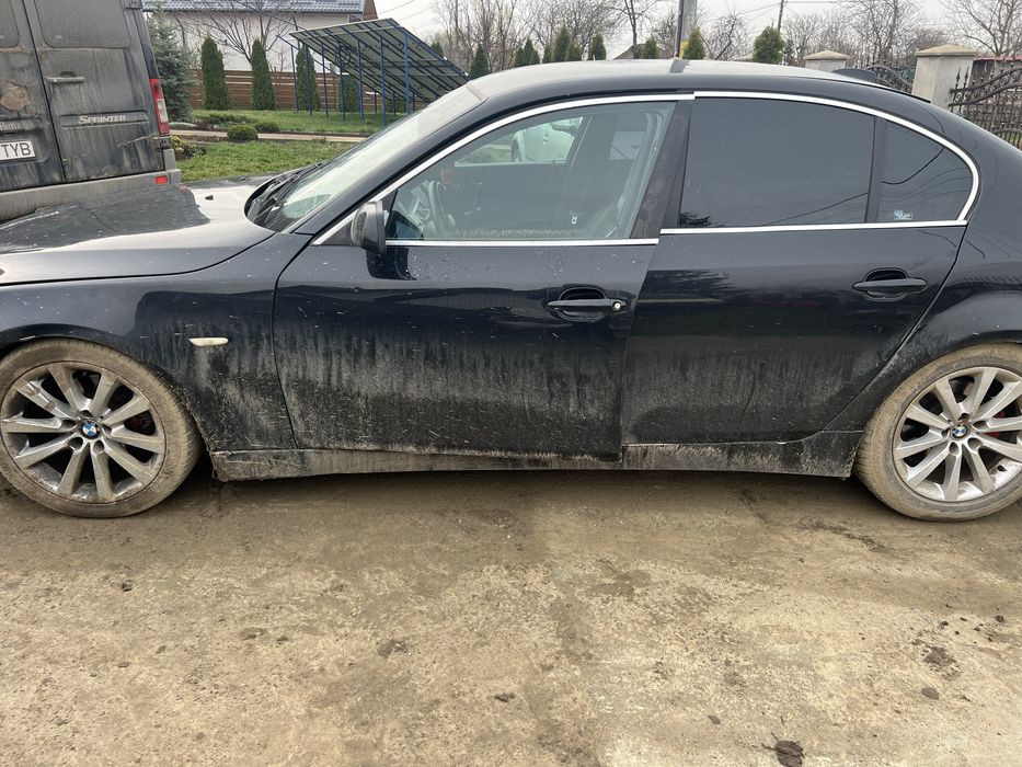 Vand bmw e60 Seria 525 an 2007 pentru piese