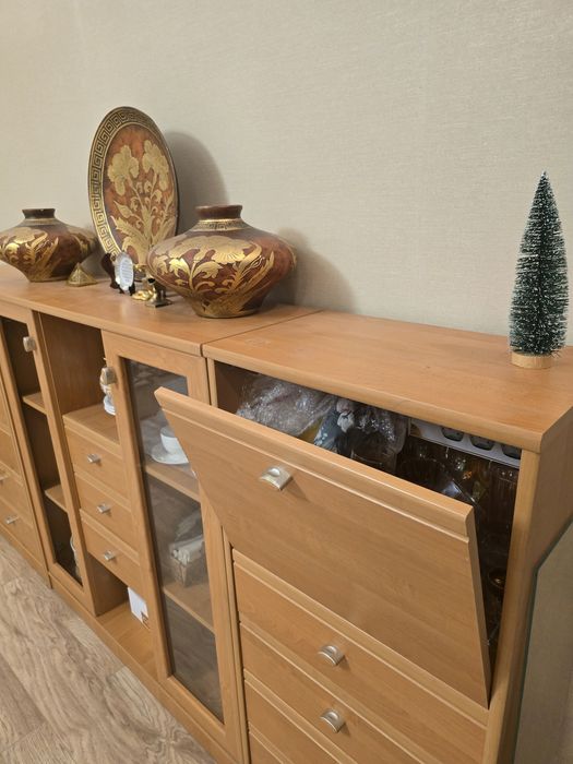 Комод-витрина, буфет, сервант, шкаф
