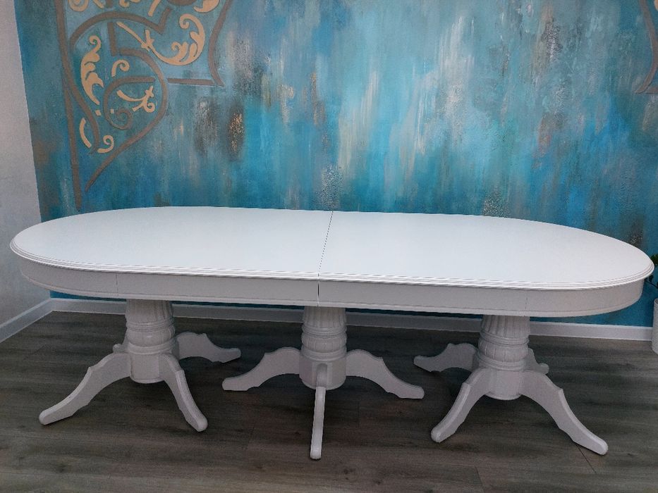 Продам стол обеденный