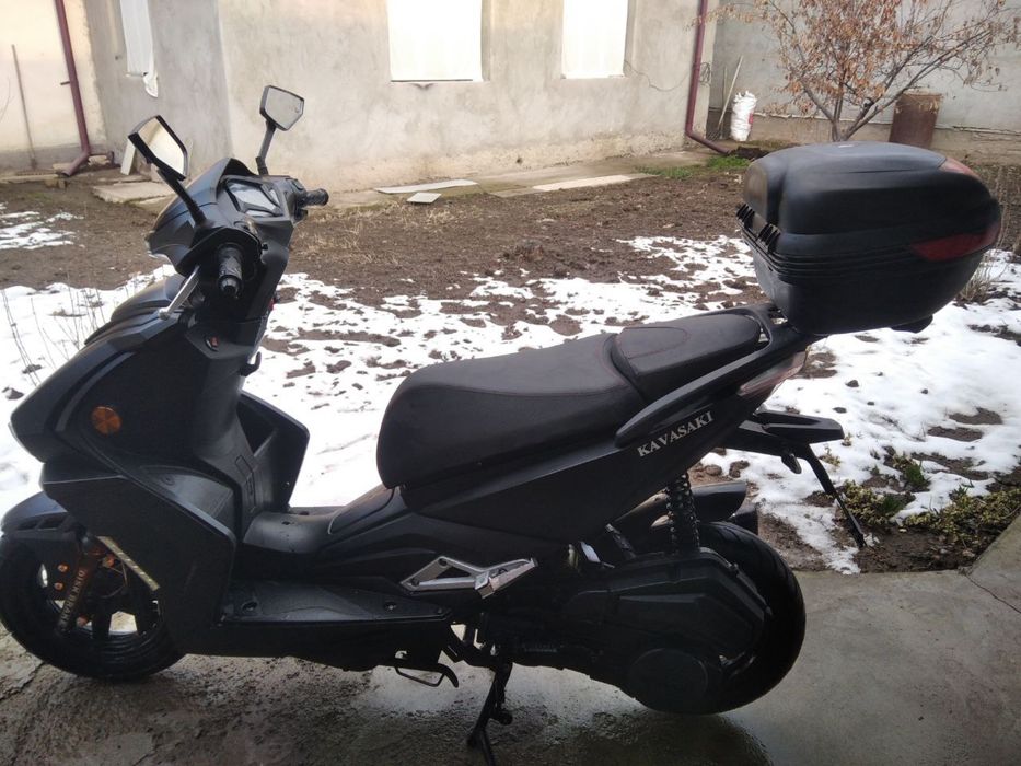 Продается скутер,skuter,skutr,moped sotiladi.