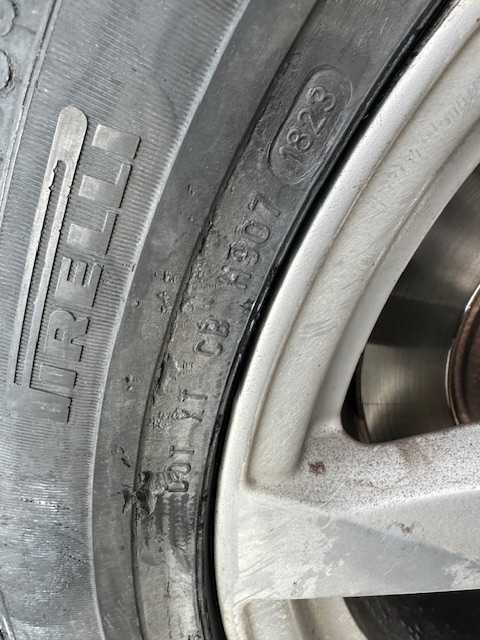 245/45/17 зимни и 225/55/17 летни гуми  с джанти 5х112/17" за Audi,