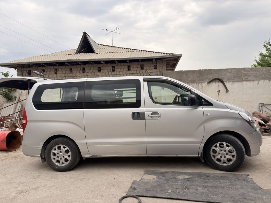 Продоётся HYUNDAI GRAND STAREX 2009 Dizel грузопассажирский