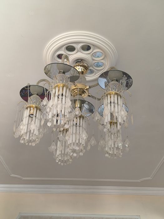 Продам срочно люстры 2шт