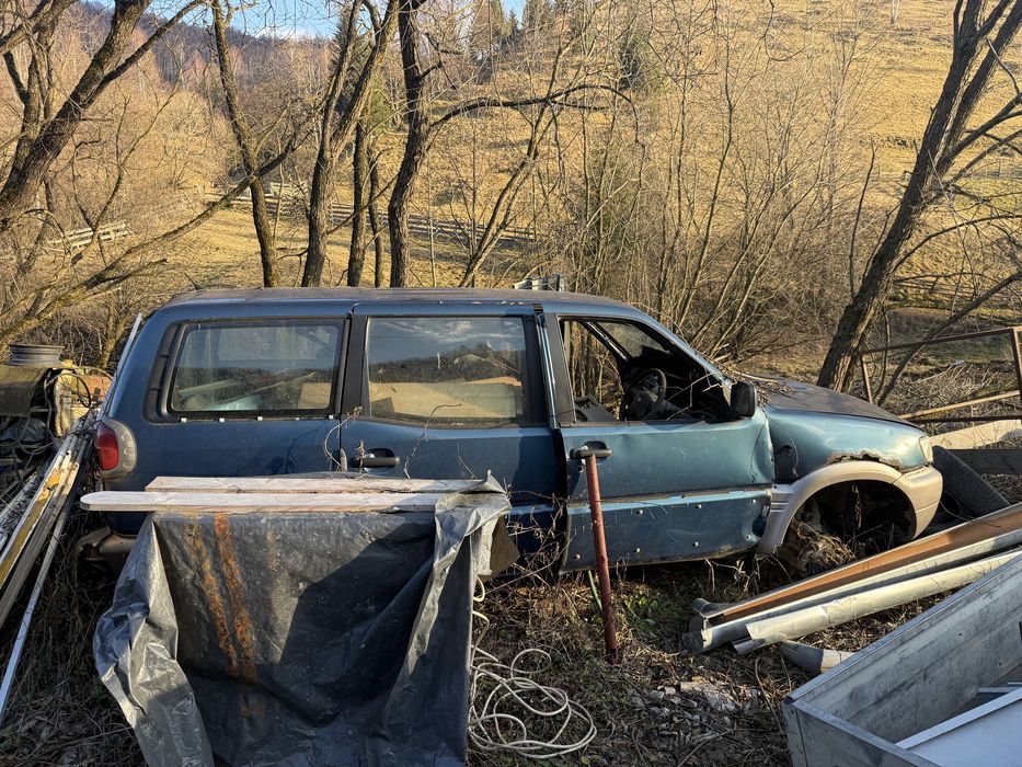 De vanzare pentru dezmbebrari Nissan Terrano 2