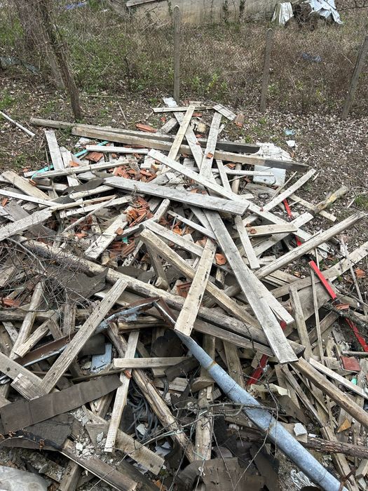 Подарявам керемиди и дървен материал от покрив / София