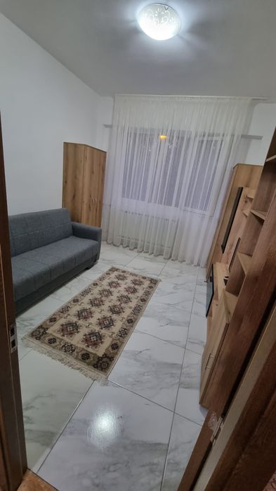 Închiriez garsonieră