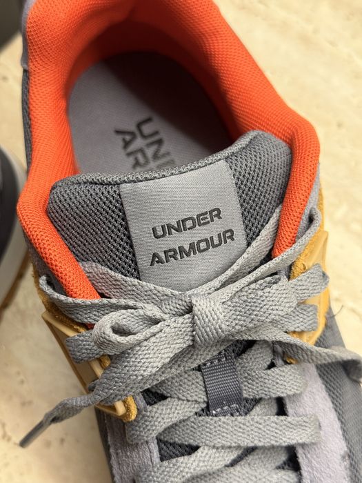 Продам мужские кроссовки under armour