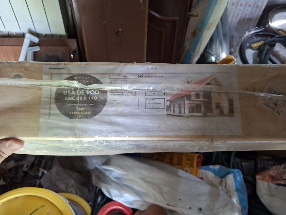 Usa pod 60x110 pal cu scara lemn