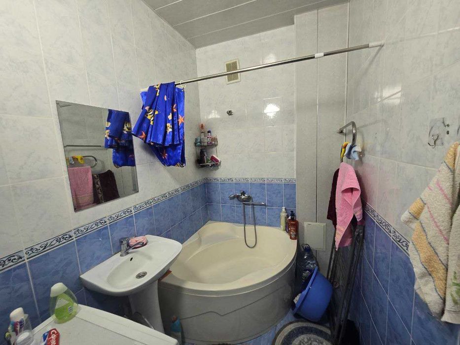 3-х комнатная на Себзаре, ор-р Тарнов Кафе, с ремонтом