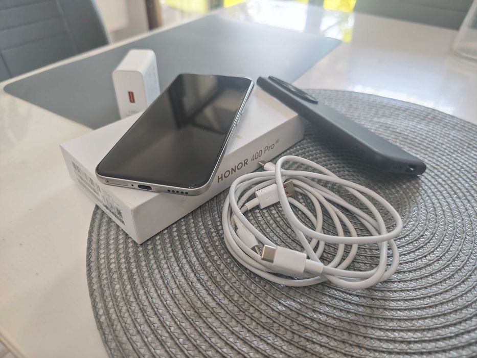 Telefon Honor 400pro în garanție cu încărcător original