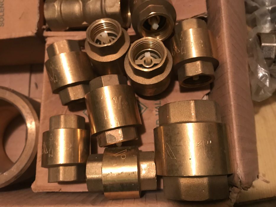 Спирателни кранове фитинги магнит вентили