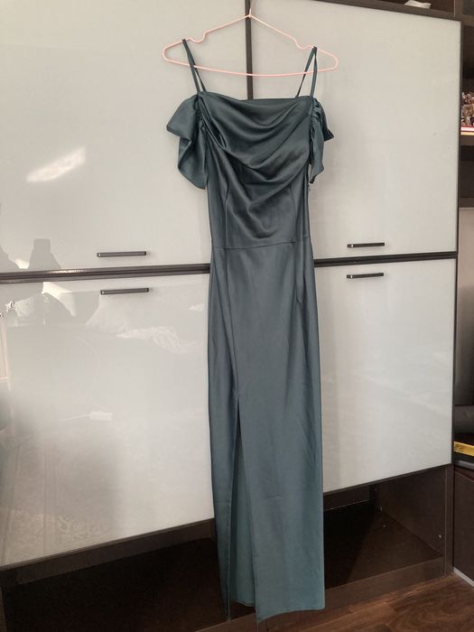 Изумрудное вечернее платье