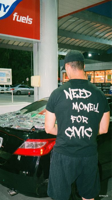 Тениска “Need Money For Civic”