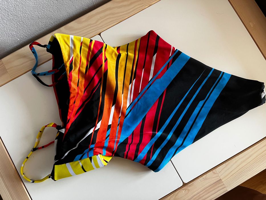 Нов дамски бански DSQUARED2