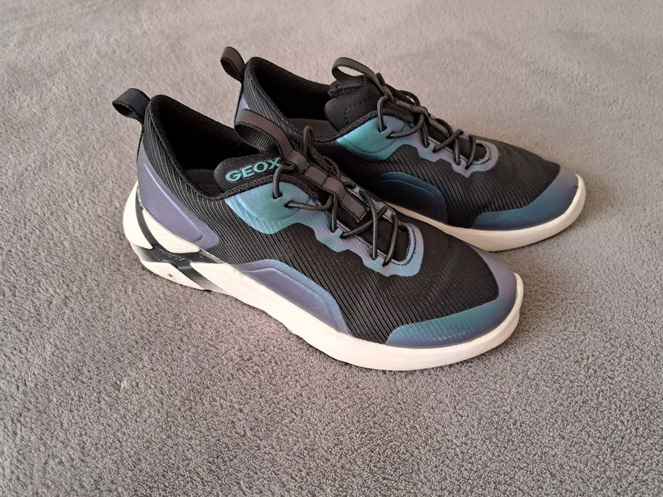 Маратонки GEOX размер 35