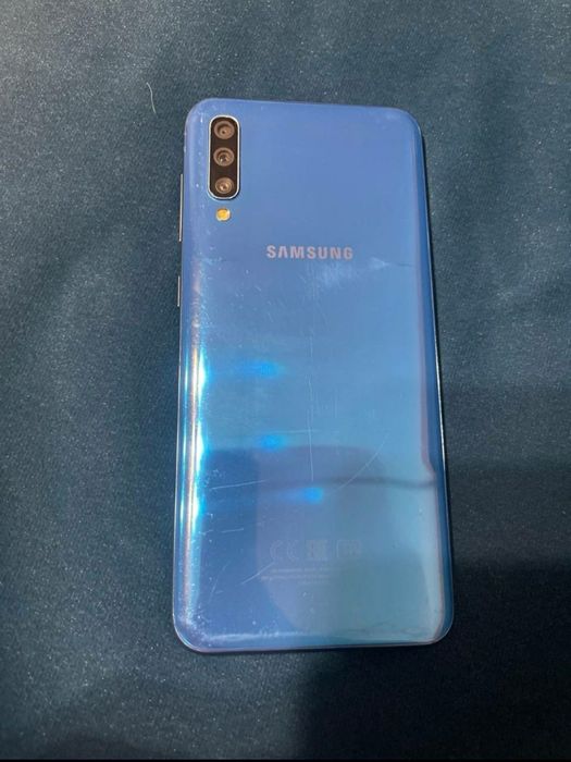Samsung a50 телефон