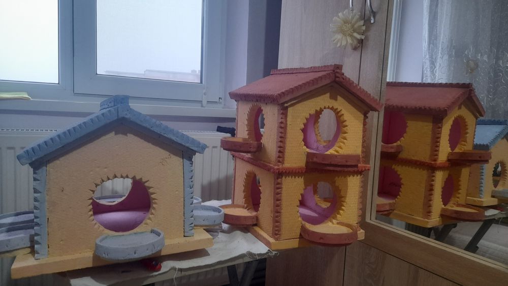 Vând căsuța pasarele