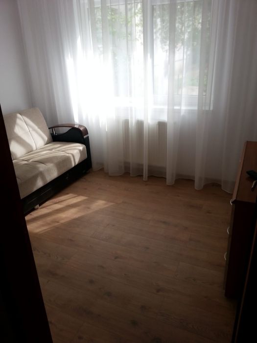 Inchiriez apartament cu 2 dormitoare, mobilat si utilat, central