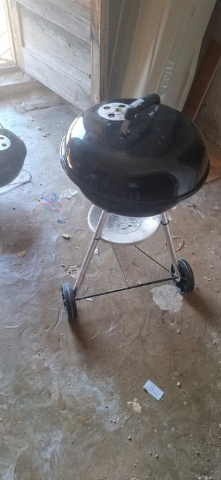 Grătar pe cărbuni Weber  Compact Kettle Ø 47 cm