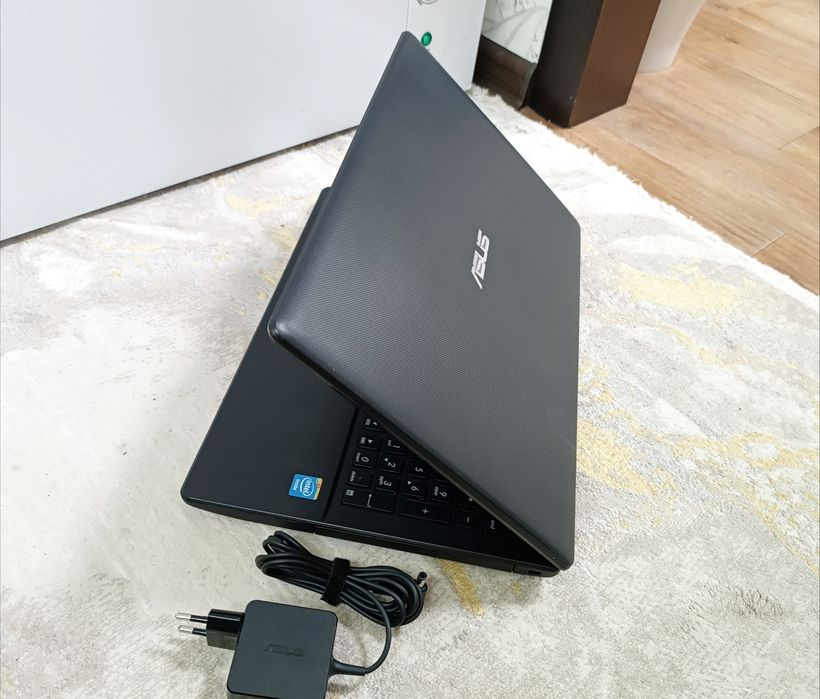 НОУТБУК Asus для работы и учёбы.