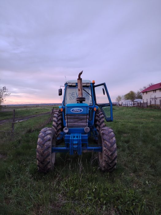 De vânzare Ford 8210