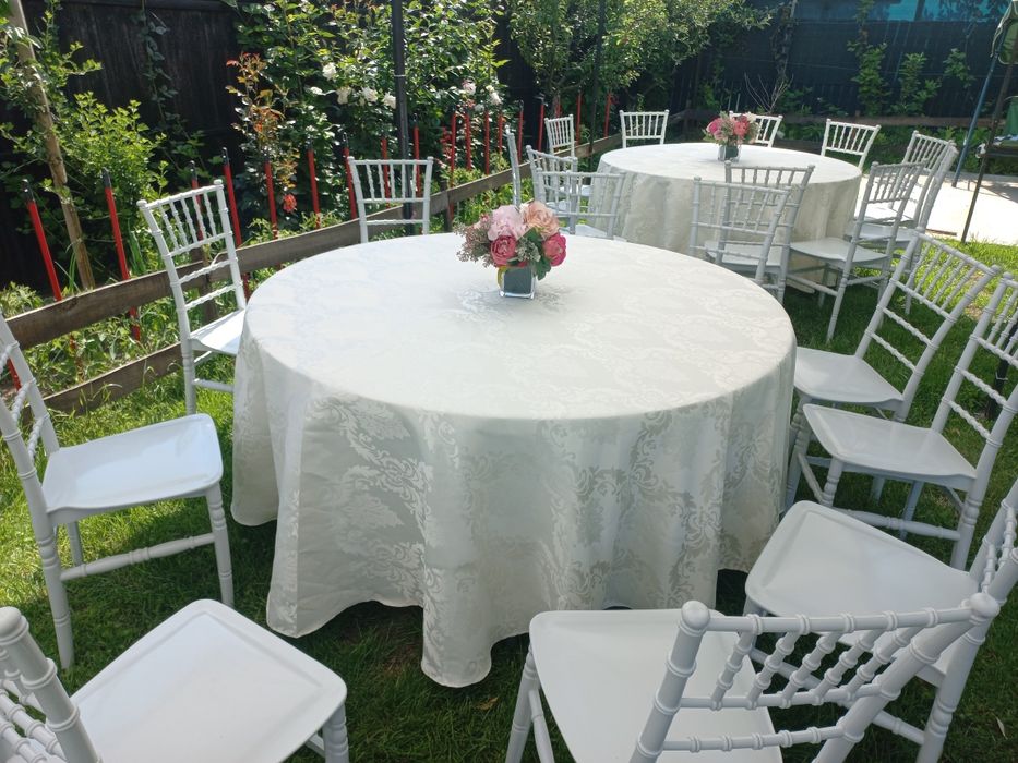 Inchiriez pentru evenimente mese,scaune,corturi,vesela