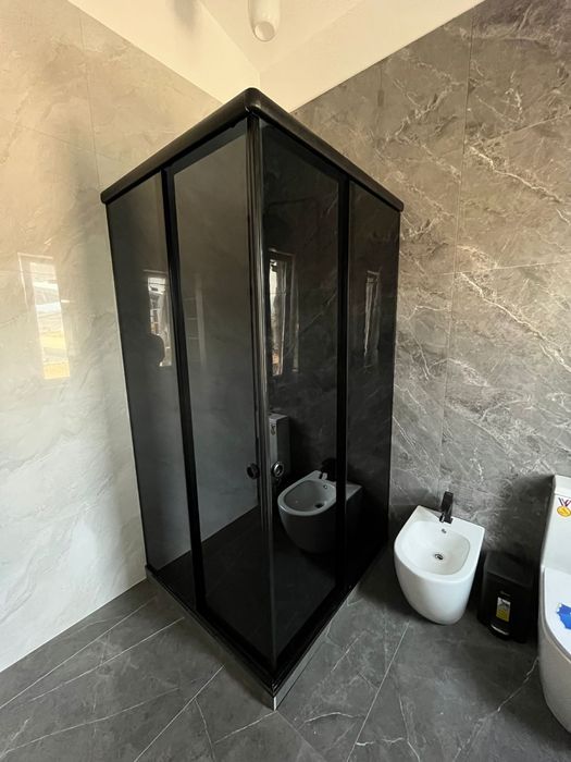 Стеклянные душевые ограждение