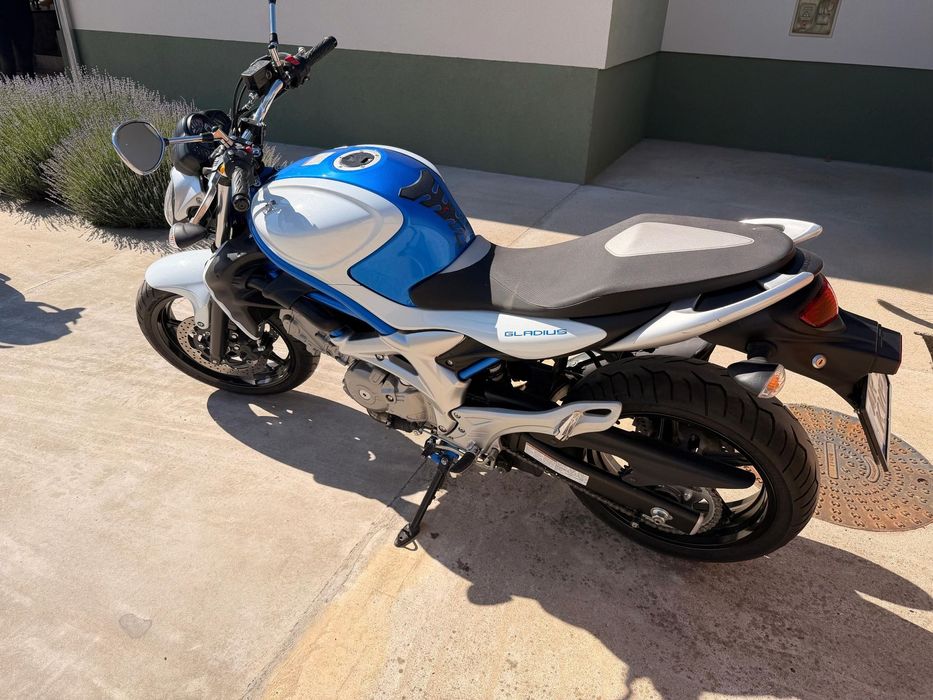 Suzuki SFV 650 Gladius Suzuki SFV650 Gladius | capacitate cilindrica 645 | 11 836 km