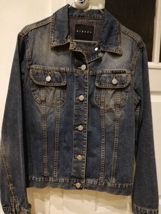 Яке Sisley, закупено от Италия