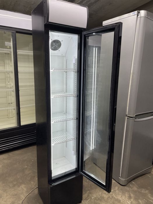 Барный холодильник витринный